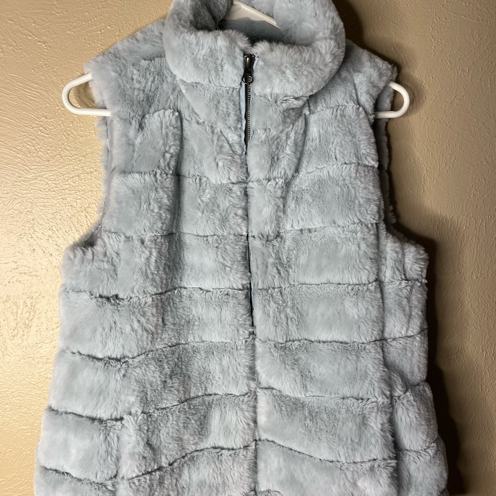 Elegant Light Gray Faux Fur Vest. Dylan Los Angeles size medium.